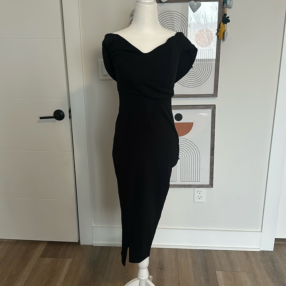 Black Boohoo Fitted Dresse - Size 6